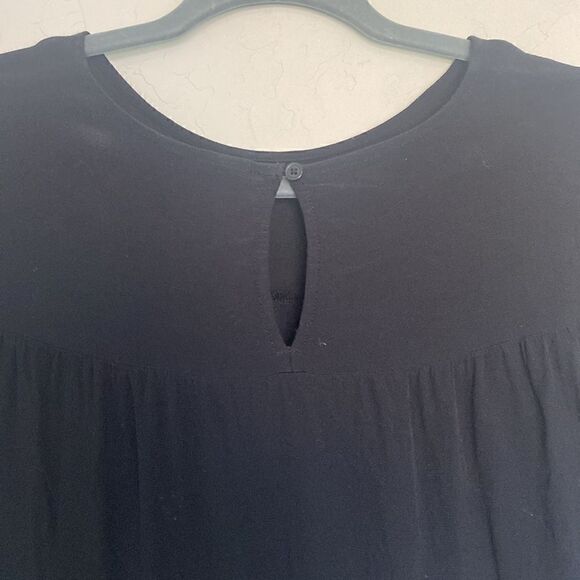 Black Rayon crop blouse - Picture 4 of 5